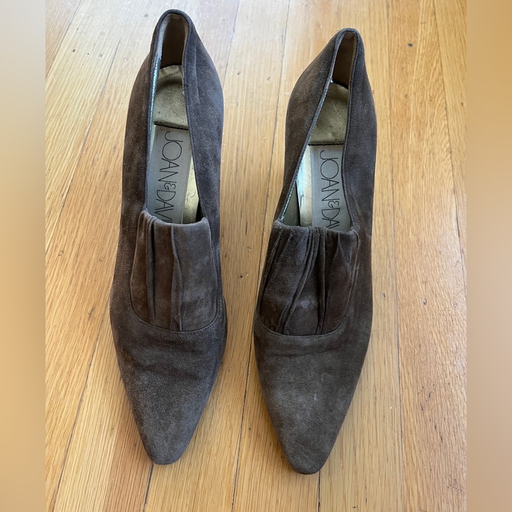 Vintage Joan & david buttery brown suede pumps w ruched detail comfy office 7.5N
